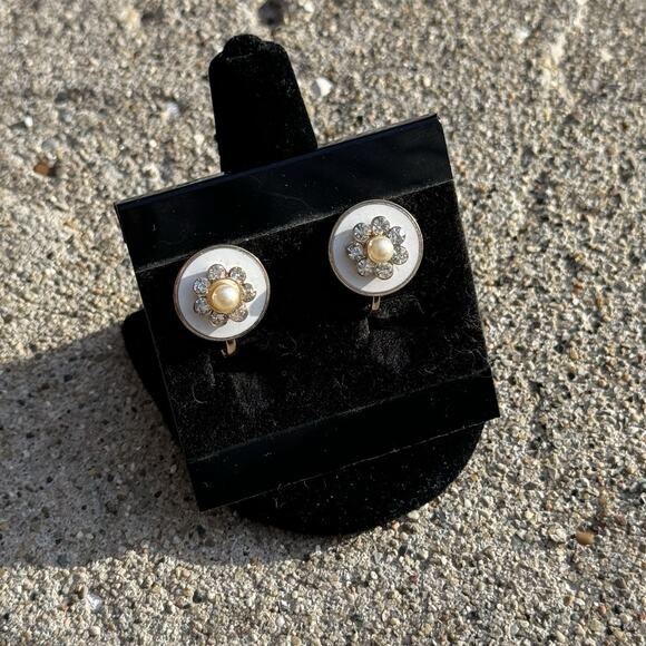 Vintage Coro Screwback Rhinestone And Pearl Earrings Designer Signed - Picture 2 of 3